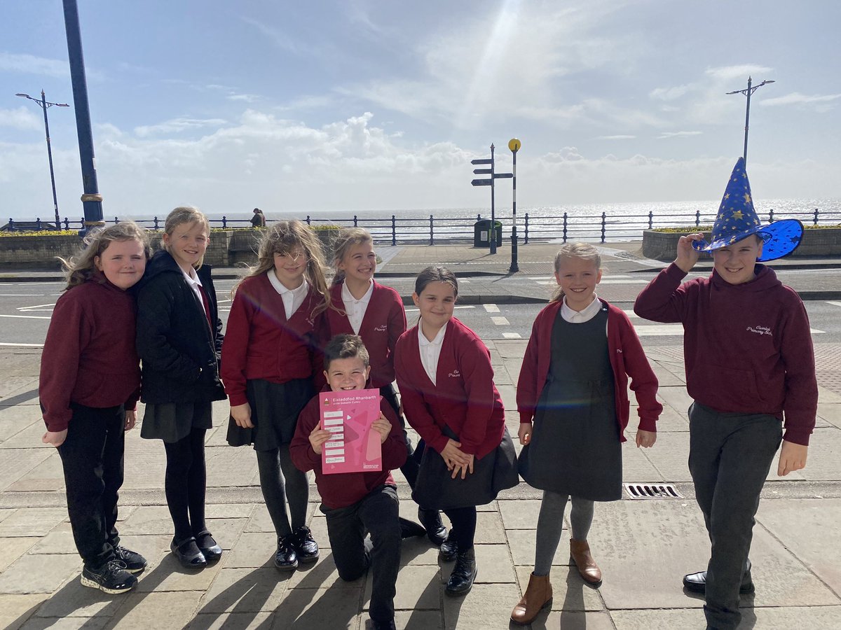 MrsKBarnett2's tweet photo. Llongyfarchiadau to our pupils who competed in the Urdd Regional Eisteddfod in the learners recitals 🏴󠁧󠁢󠁷󠁬󠁳󠁿 

Year 6 and under group - 🥇Cwmlai
Year 5&amp;6 - 🥈 Lois 
Year 2 and under - 🥈 Fflur

We are so proud of the effort, resilience and determination shown by our pupils! 
@cwmlai https://t.co/UvDeTMe65j
