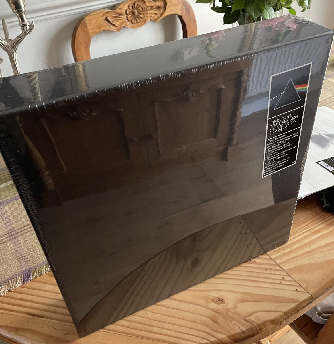 Food_A4thought's tweet image. Once in a while you just have to give yourself a treat 🎸🎷🥁🎹
Dark Side of the Moon 50th Anniversary Box Set

#DSOTM #DarkSideOfTheMoon #PinkFloyd #DarkSide #WelcomeToTheDarkSide #FiftiethAnniversary #50Years #TopAlbum #50thanniversary #TheDarkSide