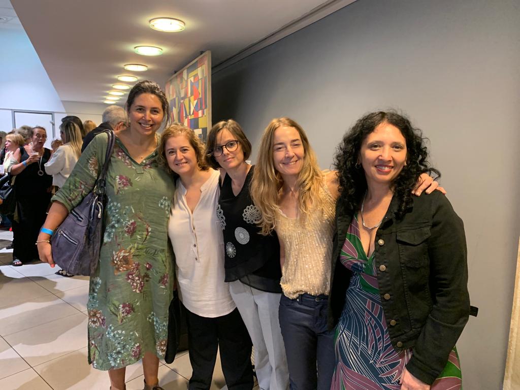 Maria_Bene86's tweet photo. Aprendiendo y disfrutando en el 4° congreso de CP en Uruguay junto a las hermanas Argentinas. 
@paliativosuy @anagarc42364356 https://t.co/Z66NBk3P7z