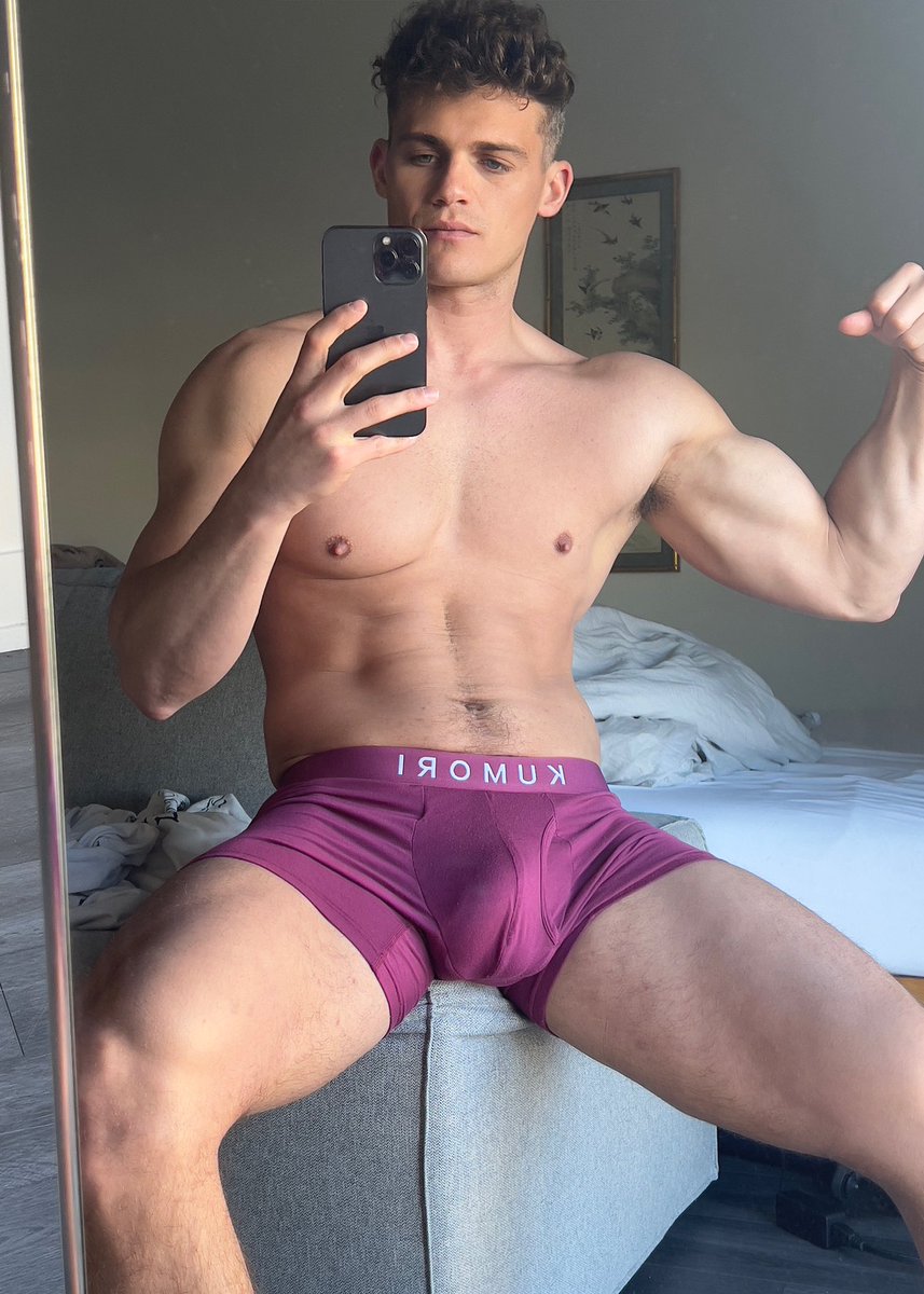 Jaxsonsfw's tweet photo. I like my bicep here. Hbu? https://t.co/or7Xy0YmP4