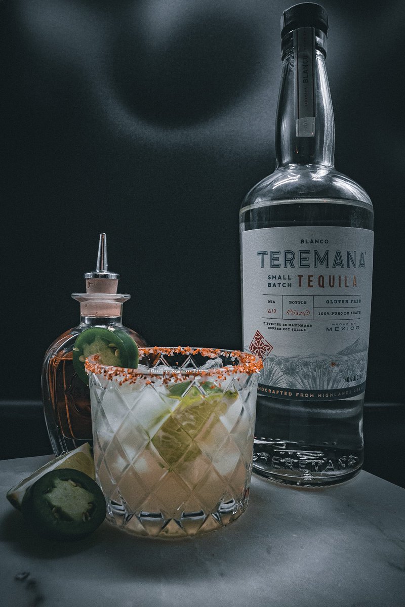 UFLSeaDragons's tweet photo. Fire-Breathing Dragon Margarita 🔥🐉

1 Lime Wedge
2 Jalapeño Coins Muddled 
1oz Fresh Lime Juice 
2oz @Teremana Blanco 
1/2oz Orange Liqueur
1/2oz Agave Syrup

Shake &amp; Pour Over Ice
Garnish: Spicy Salt Rim &amp; Jalapeño Coin
#BreatheFire | #NationalCocktailDay https://t.co/qBryewy1mm