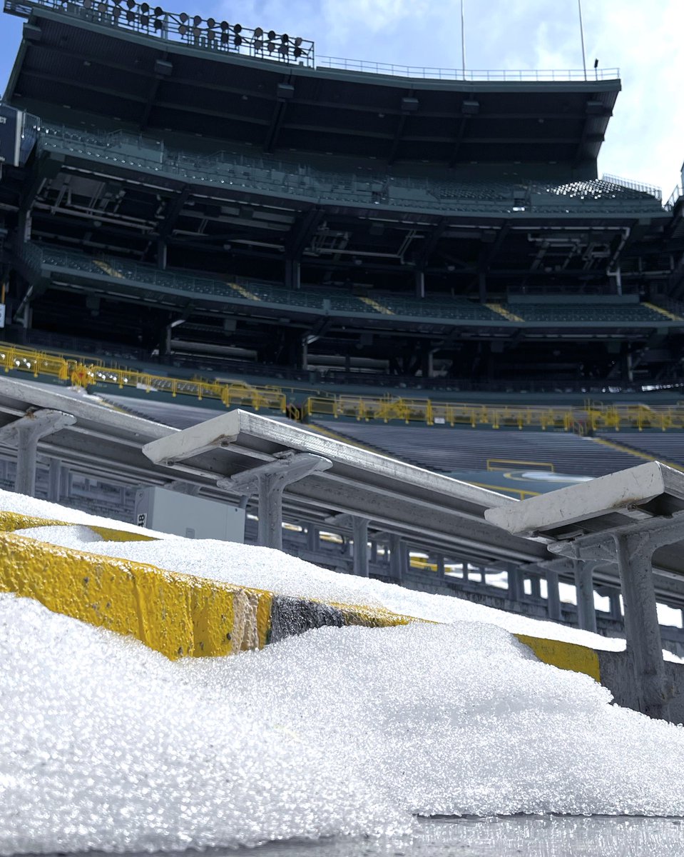 LambeauField tweet picture