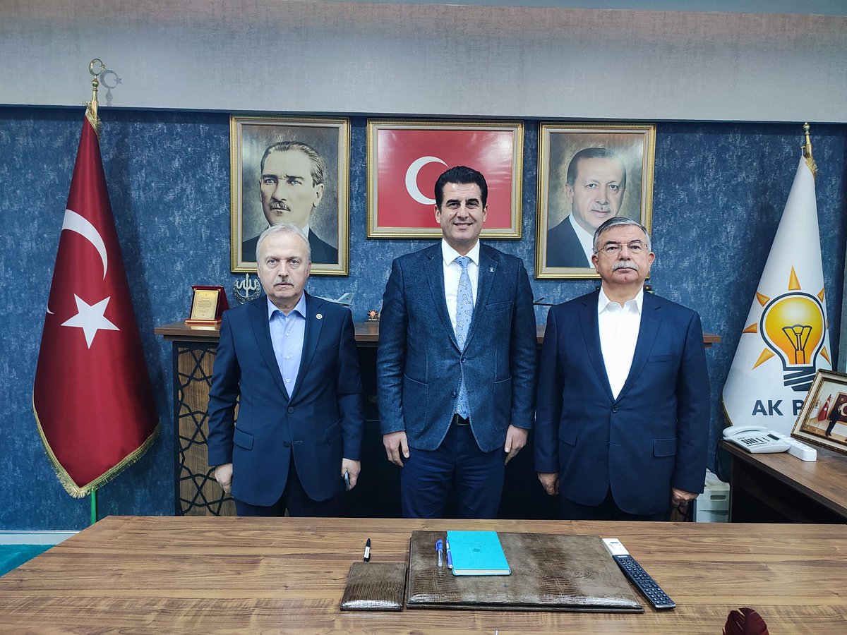 akpartidenizli's tweet photo. TBMM AK Parti Grup Başkanımız Sayın @yilmaz_ismet58 ve Zonguldak Milletvekilimiz Sayın @hamdiucar67, İl Başkanlığımızı ziyarette bulundular.

✍️🗳️Yarın yapılacak olan 28. dönem milletvekili aday adayı temayül yoklamaları hazırlıkları için istişarelerde bulundular. https://t.co/o2MIuqpCYE