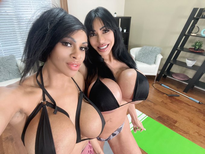 Isabella Bella Madisyn - 2 pic. Watch the beautiful @1avadevine & I play with each other coming this evening https://t.co/63FF32bIxp https://t.co/vKGgBtpsnp https://t.co/u22MCh97Rl