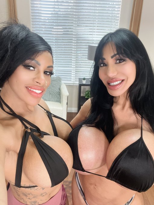 Isabella Bella Madisyn - 1 pic. Watch the beautiful @1avadevine & I play with each other coming this evening https://t.co/63FF32bIxp https://t.co/vKGgBtpsnp https://t.co/u22MCh97Rl