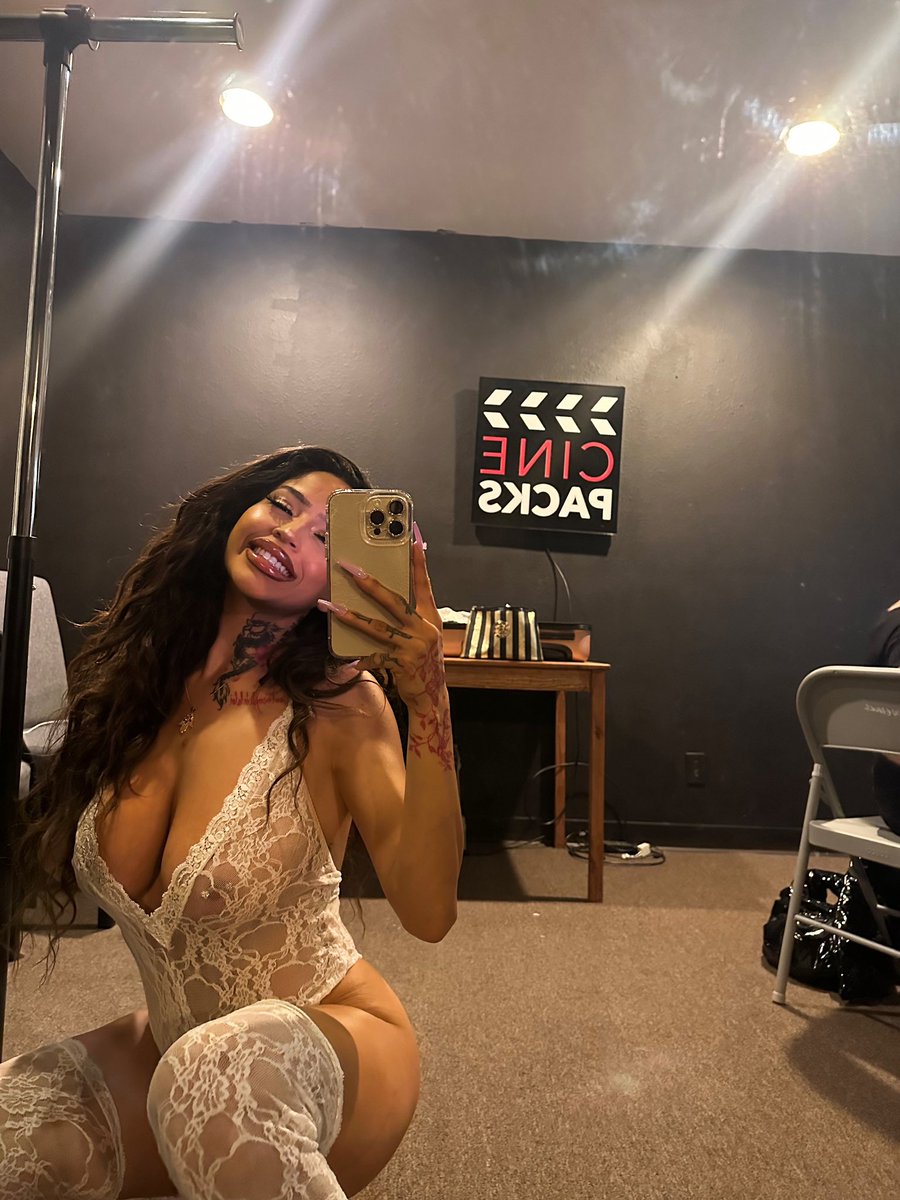 missleexi's tweet photo. 🎥🤍 https://t.co/uFYp9Qn5uh