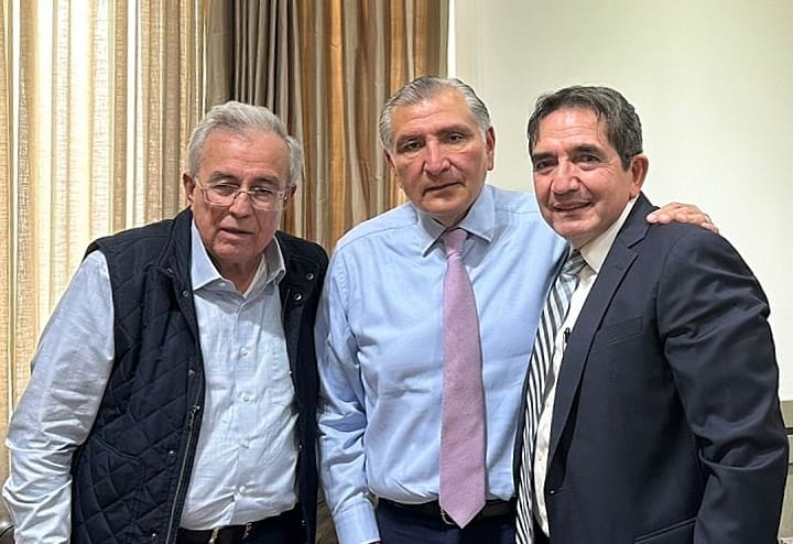 El titular de Gobernación, <a href="/adan_augusto/">Adán Augusto López H</a>, recibió en su oficina al gobernador de Sinaloa, <a href="/rochamoya_/">Rubén Rocha Moya</a>, y al maestro <a href="/melesiocuen/">Héctor Melesio Cuén</a>, con quienes dialogó acerca del trabajo coordinado que realiza el <a href="/GobiernoMX/">Gobierno de México</a>, <a href="/sinaloagobmx/">Gobierno del Estado de Sinaloa</a> y sociedad civil en favor de los habitantes de la entidad.