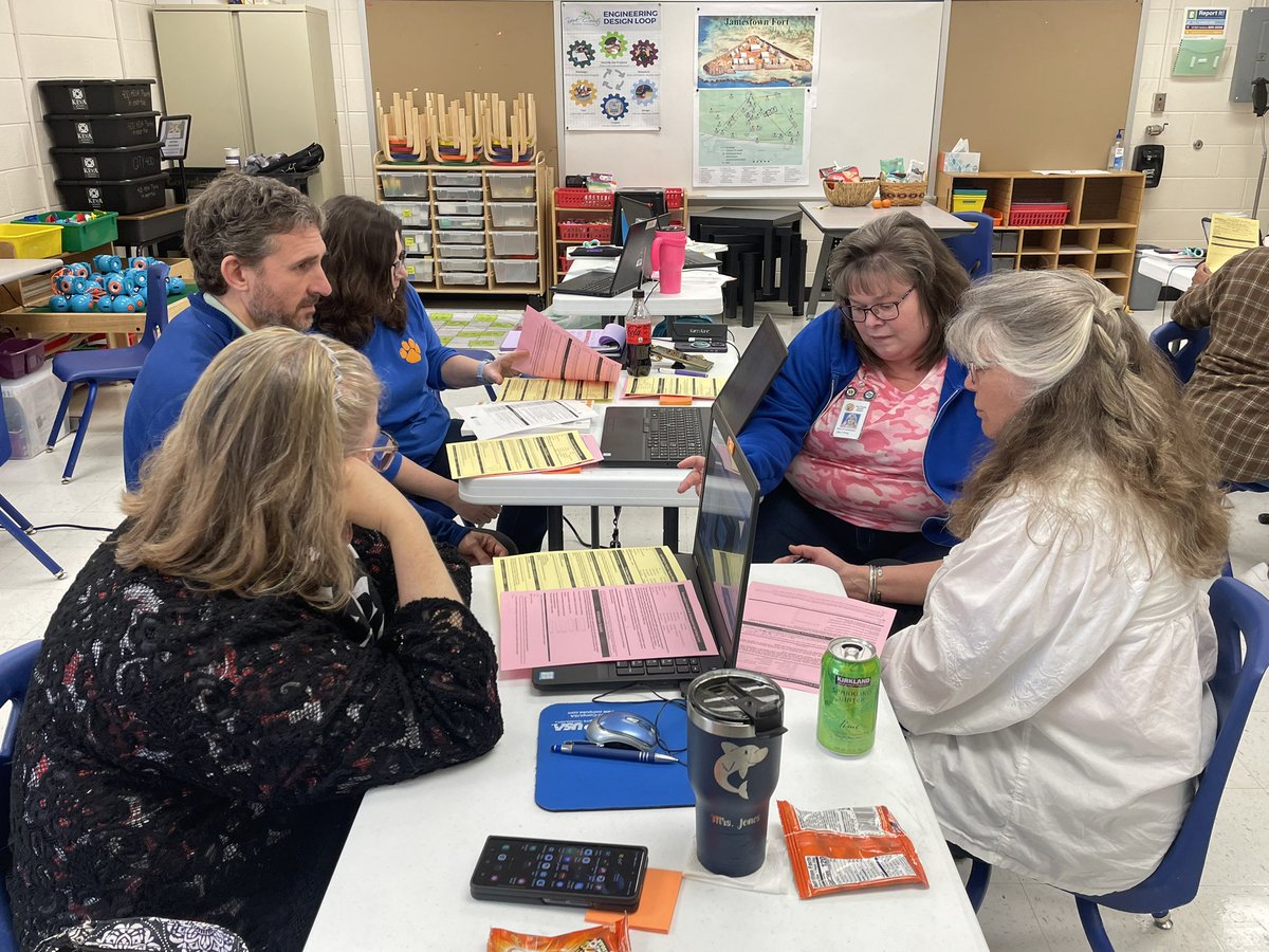 MHarrisEdu's tweet image. “In a learning organization, everyone is committed to their learning, everyone is expected to learn, and everyone learns.”
We’re committed to building this culture on our team. ❤️ 
@brightmorningtm @ConsultingLori #educoach