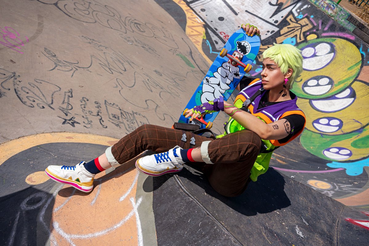 VALORANTLATAM's tweet photo. Hoy les traemos el cosplay de @Daedalcos por si no lo viste en el evento de #GekkoEstáEnElBarrio ¡Quedo increíble! Y definitivamente trae todo el estilo de Gekko 💚 https://t.co/9OsgZxbiaV