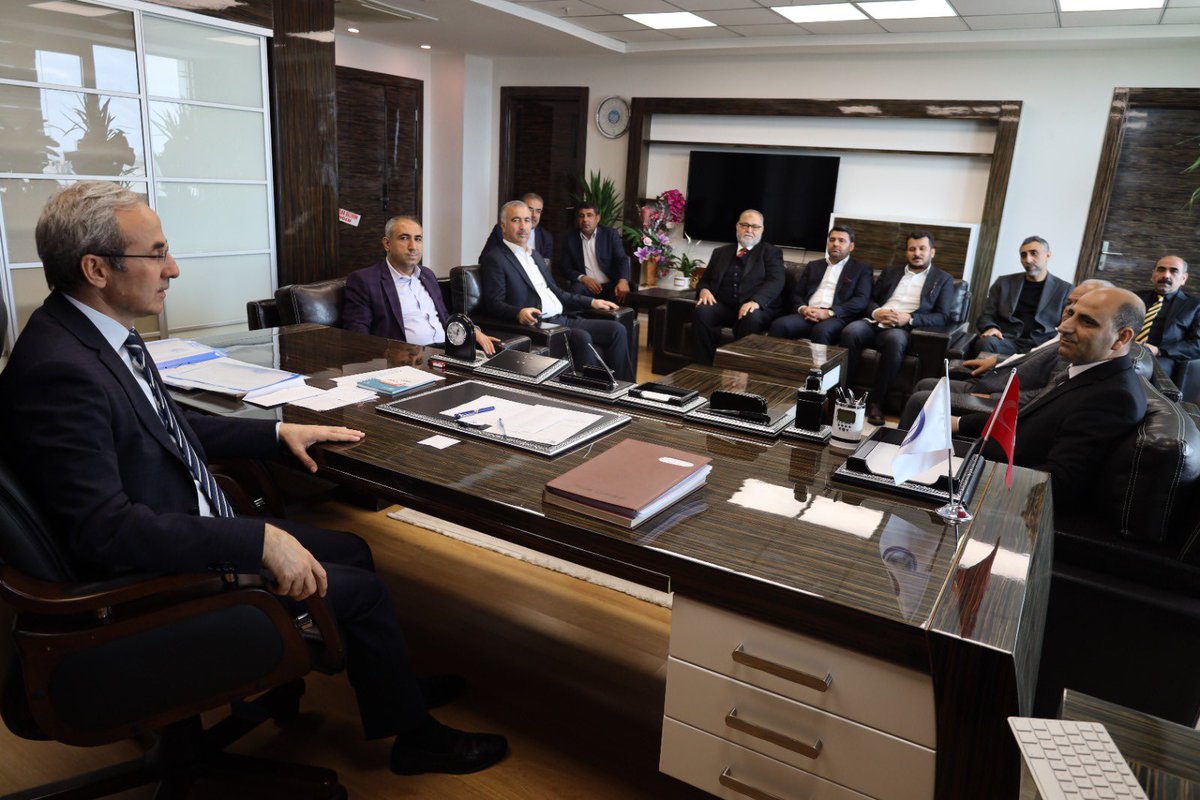 surucder's tweet photo. Gaziantep İslam Bilim ve Teknoloji üniversitesi Rektörlüğüne atanan Prof .Dr. Şehmus Demir beyi  Şanlıurfalılar Federesyonu (ŞANFED) olarak hayırlı olsun ziyaretinde bulunduk. 
Rabbim muvaffak etsin. Hayırlı Hizmetlerini daim eylesin.
@sanfed063 @sehmusdemir @Gibtuni @63ahmet27 https://t.co/DcItt1YYo2