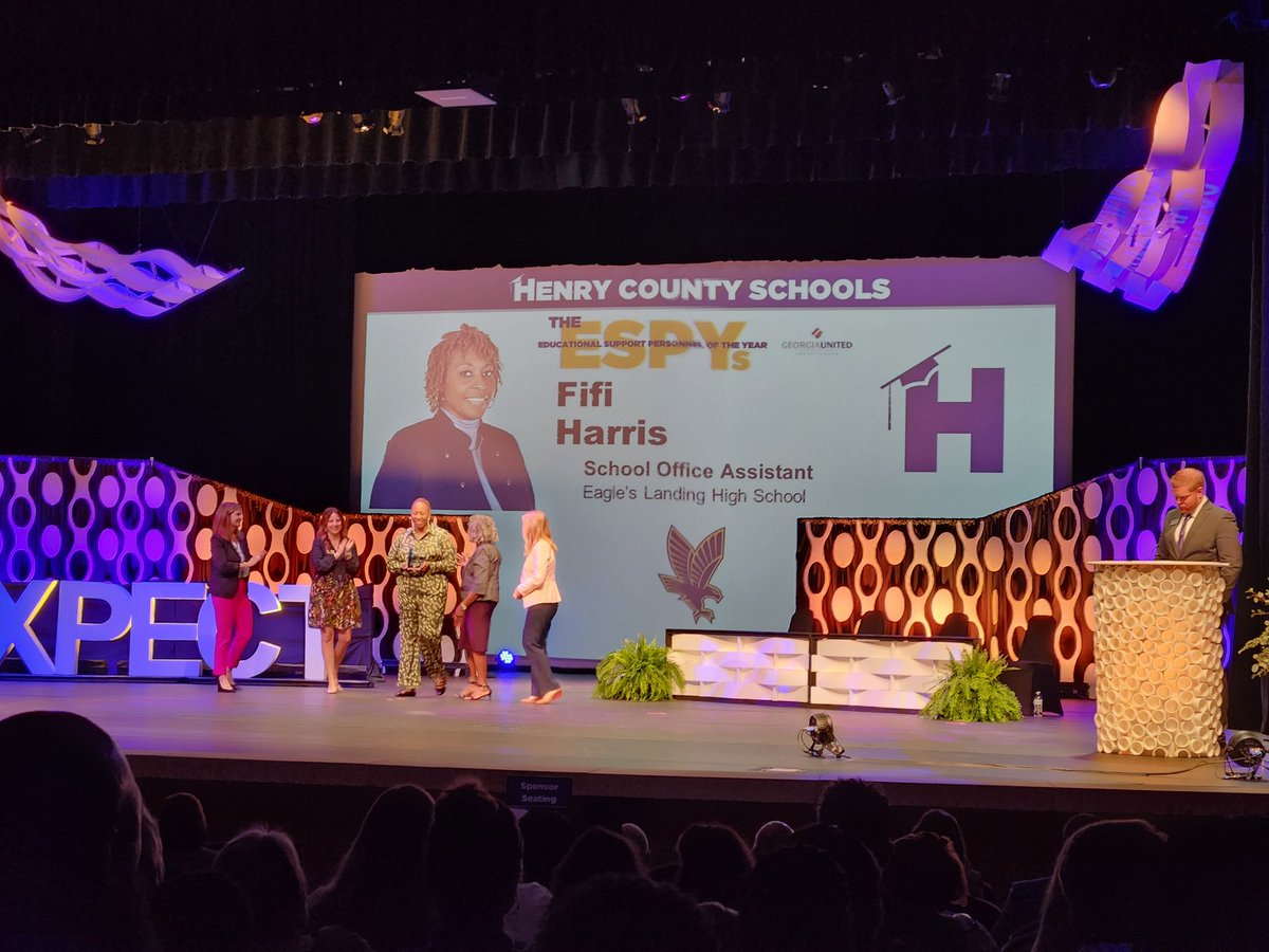 KindraTukes's tweet photo. She's worth more than gold to us! Celebrating our ESPY today and everyday! #5⭐️ @FifiHarris5 @DrKeshaJones1 @RWilliams_EDS @Courtneyque1 @MrArnoldtheGol1 @ELHS_HCS https://t.co/22R8jDjubn