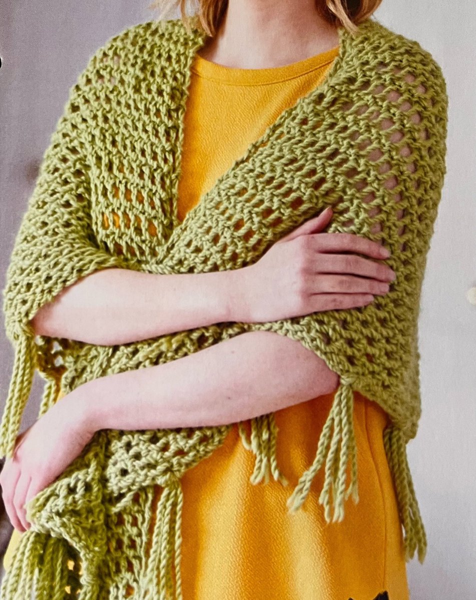 Knitted Tassel Shawl Knitting Pattern #knitting #sewing #knit #knittingpattern #knittedshawl #shawls #yarnshawl #yarn #wip #MHHSBD weekend #easydiy #magic #tasselshawl etsy.me/42CUMyC