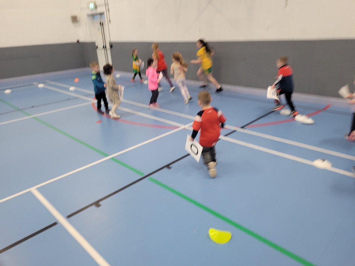 CahillEmer's tweet photo. @KILLYBEGSGAA bit of coaching and out KB Kickers -u5s got the letters right #playforjoe https://t.co/HjtPiJPBmv