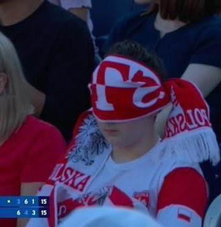moniczkahell's tweet photo. ja gdy w ciągu 5 minut Mateusz Gotówka zaliczył kontuzje, a Czesi wbili nam 2 bramki: 
 #CZEPOL https://t.co/DJ8hRoYt5h