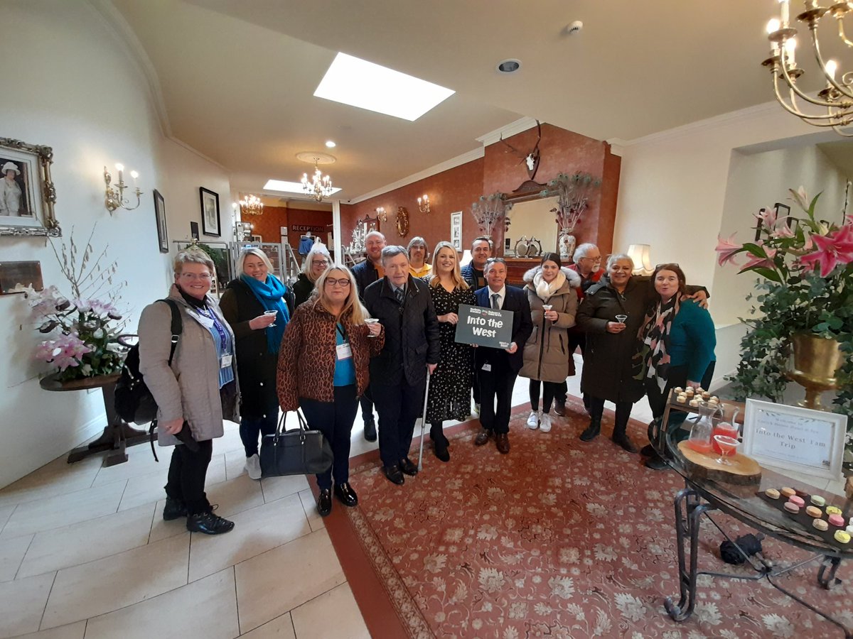 marymckenna211's tweet photo. Super day Into The West on the @NITouristBoard #meetthebuyer fam trip, we had stars and stones @omdarksky @EmbracEtours a wedding banquet on @hilloftheoneill and superb show around @CorickHouse all just magical.
@MidUlster_DC #embraceagiantspirit #unwindingtime https://t.co/TW1tIZfRg1
