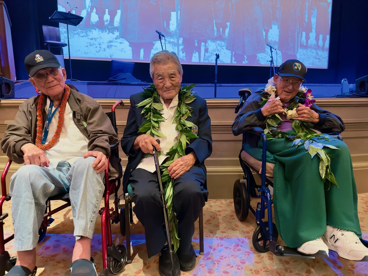abc7davidono's tweet photo. Thank you to everyone who came to our sold-out show Defining Courage in Honolulu to learn about the story of the Nisei Soldiers of WWII. A special thank you to the three Nisei soldiers who joined us and to @emoritsugu46 from the White House for her beautiful speech. Mahalo. https://t.co/A580JiJQ3u