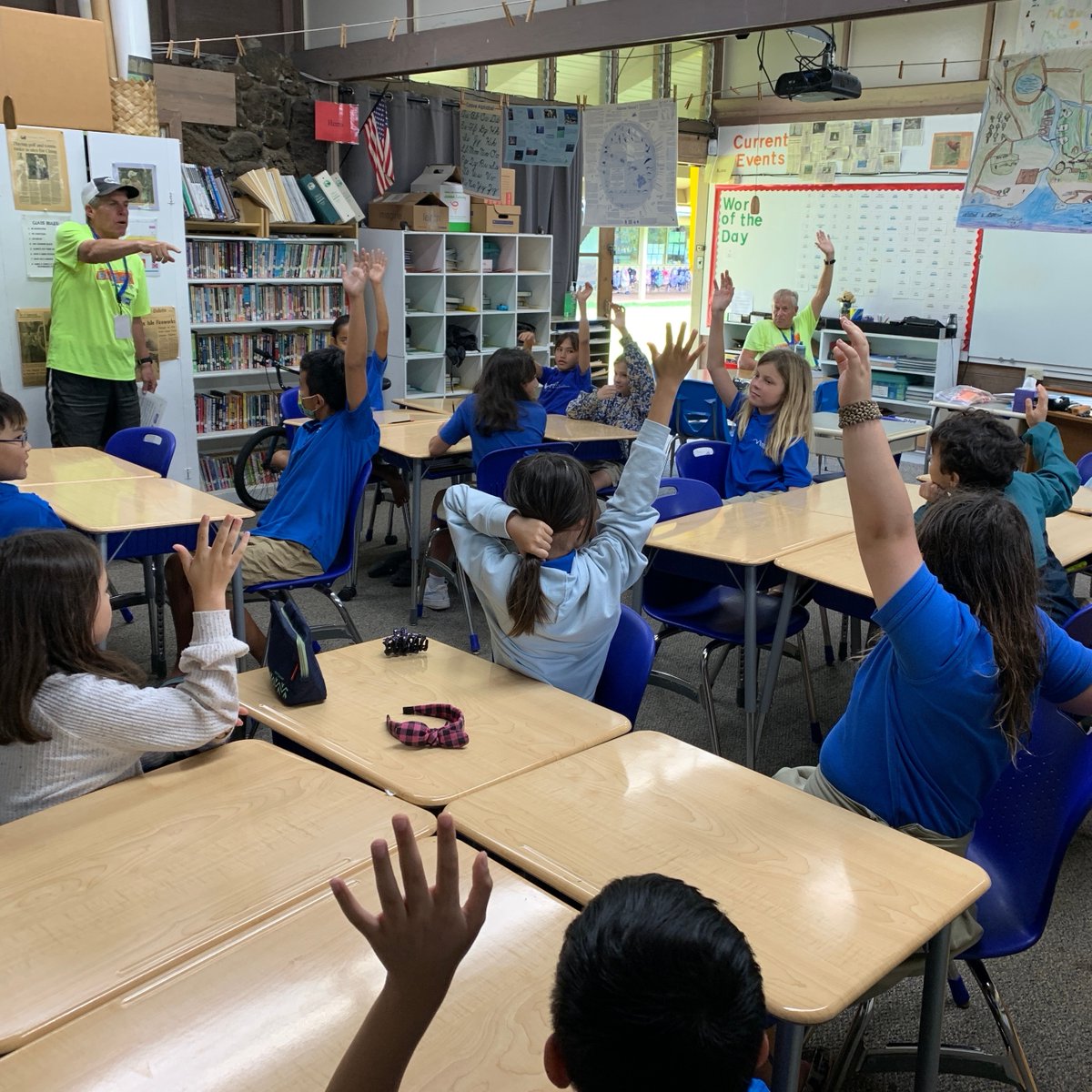 HolyNativity's tweet photo. 🚲️ Handlebars, helmets, and hilarity! #FBF to just before Spring Break when 4th grade participated in our annual bike safety training. It was a wheelie good time thanks to the great crew from BikeEd.
#BikeEd #BikeSafety #hblridealoha #hns #HolyNativitySchool #safetyfirst https://t.co/tbWMHwOOUO