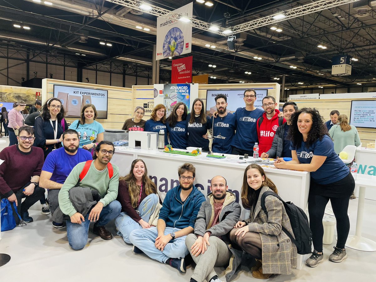 Science with these good-looking and smart people #MadridEsCiencia  <a href="/IFEMA/">IFEMA MADRID</a> <a href="/IMDEA_Nano/">IMDEA Nanociencia 🔬</a>
