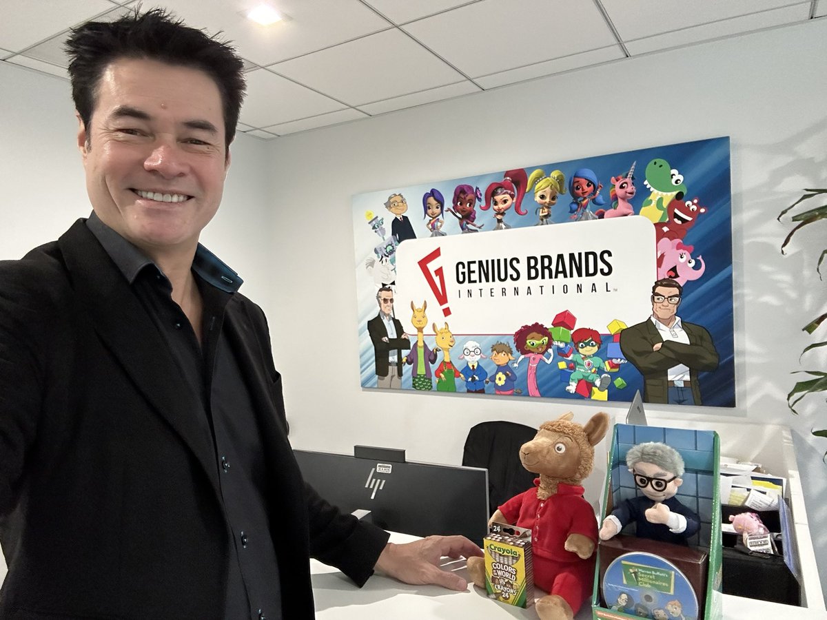 rogerhamilton's tweet image. Great to meet the #GeniusBrands team in ŁA today. Fantastic business model linking influencers with animation. Similar to #GeniusGroup model linking influencers &amp;amp; thought leaders with education $GNS $GNUS