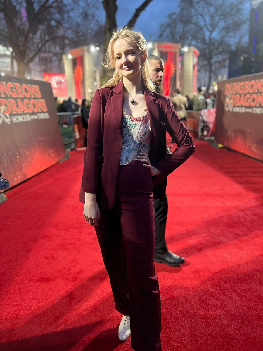 fleurdeclare's tweet photo. Honour among thieves? No, Premieres with friends. 
The #DnDfilm was a dream and thank you so much to @MCMComicCon for the tix!! https://t.co/GUOrjYh2mx