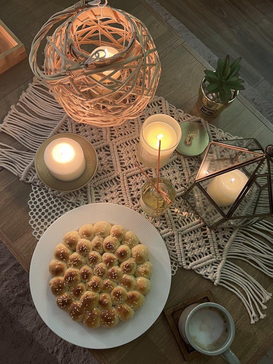 awatefku's tweet photo. وكأن الحَياة فِي رمضان تُزهر .. 🌙 https://t.co/BUsilji78K