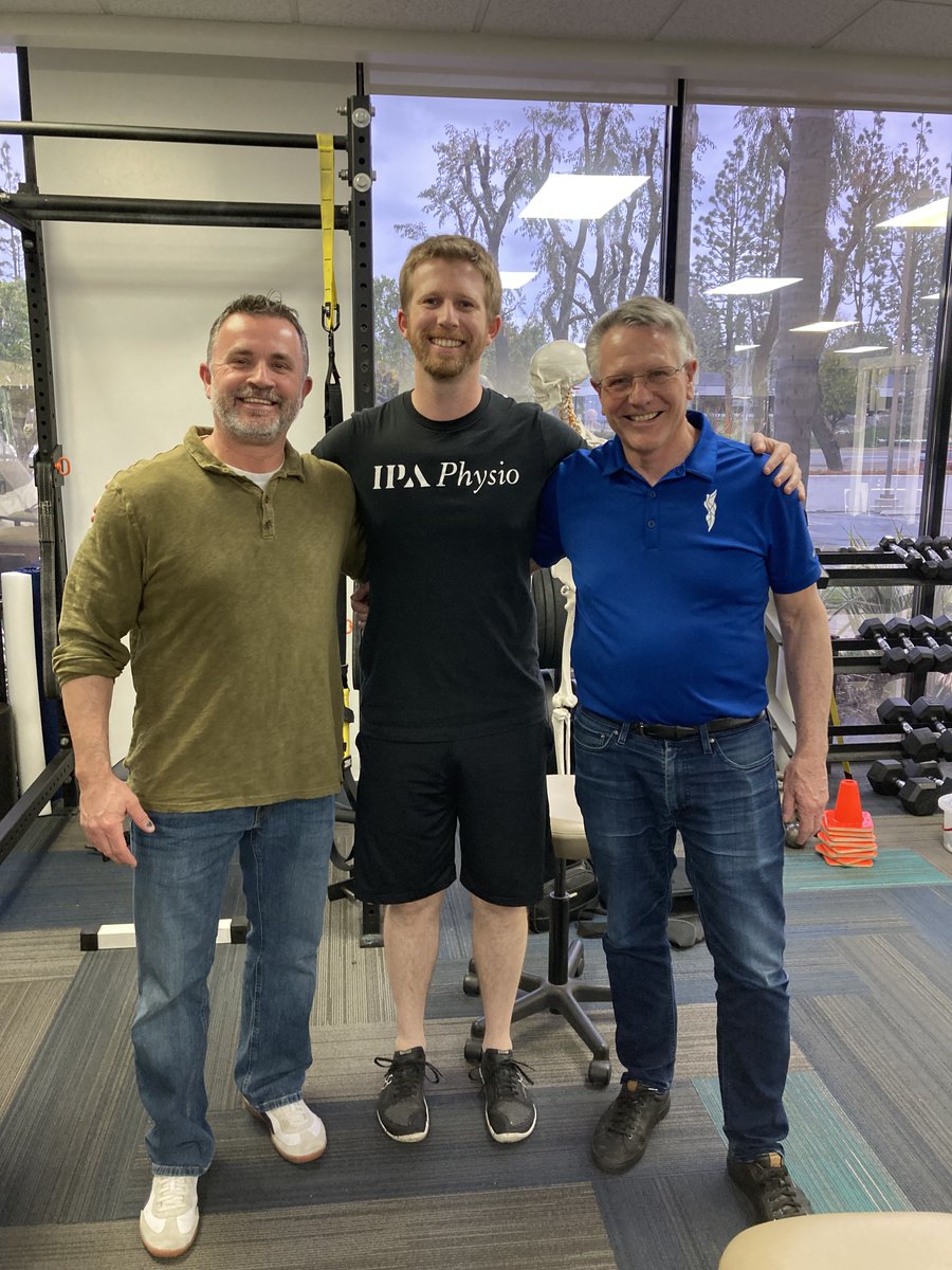 IPAPhysio's tweet photo. Kevin Hartsough took a course on "Complete Body Integration" (CBI) from @ipafmt over the weekend with Gregg Johnson and Sam Kabat. CBI is a course focused on improving the movement quality of the whole body, instead of focusing on symptoms.
#ipaphysiooc #manualtherapy #roadtocfmt https://t.co/W42Z4jKNy9