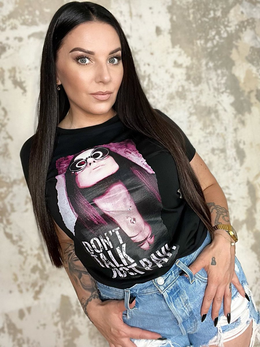 Die schöne <a href="/Toxicsugga/">𝐓𝐨𝐱𝐢𝐜𝐬𝐮𝐠𝐠𝐚</a> trägt ihr eigenes Shirt. Wir sind so stolz! 😍🥰

#fypm