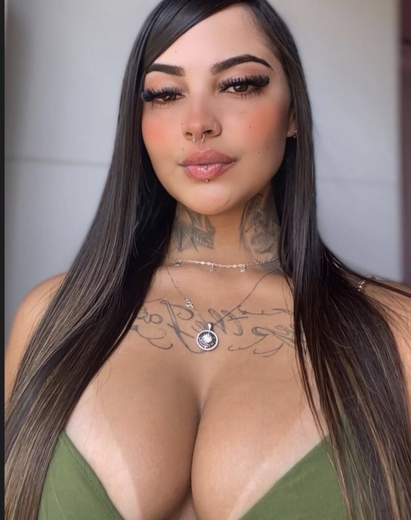 amaanda061_'s tweet photo. O desejo está no olhar 🥰🔥🤤 https://t.co/4TRTArrDMr