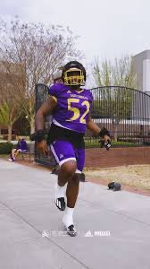 haddock_bradley's tweet photo. I will be in GREENVILLE TOMORROW!!! 🏴‍☠️🟣 @ECUPiratesFB @coachdaoust @coachmogridge @BHHSBearsFB @HOLD2017 #ecufb #bonepit #ecu https://t.co/3httdrlLY7