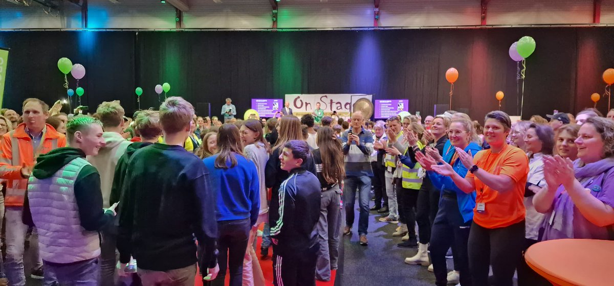 Amy van der Ham tweet media