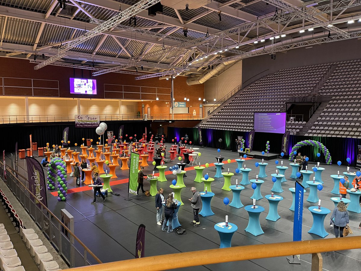 Amy van der Ham tweet media