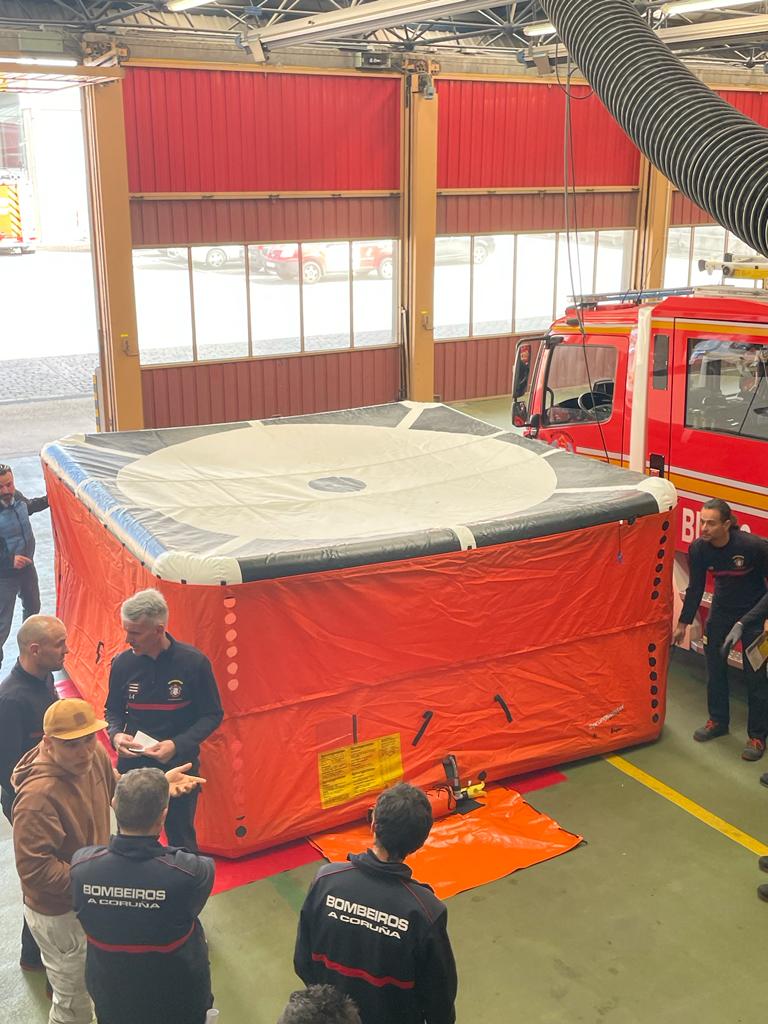 jarbo006's tweet photo. Me encanto la jornada gracias a los bomberos de coruña @Urbantech_es https://t.co/vEh9yFV6rn