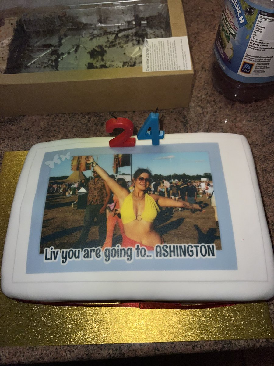 alexastarkk's tweet photo. Best birthday ever! https://t.co/LJSLKm54ZM