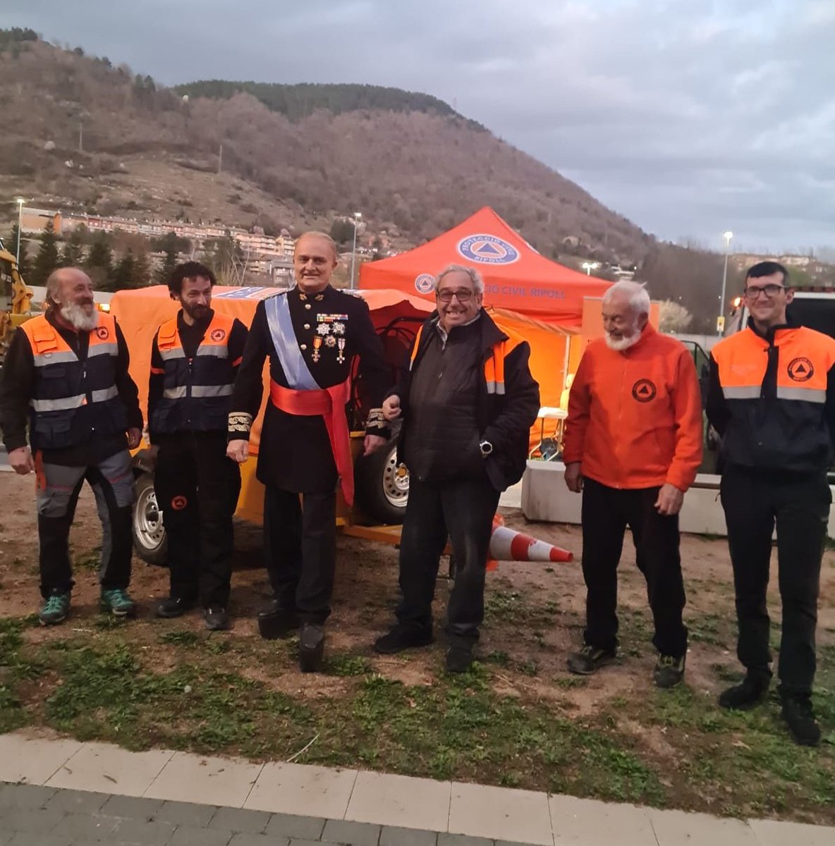 ProtCivilRipoll's tweet photo. Presents un any més a la Fira de les 40 hores 2023 de #Ripoll
Exposem el material conjunt de la @adf223 

#ADF223 #ADF #AVPC https://t.co/Br48JGXpQu