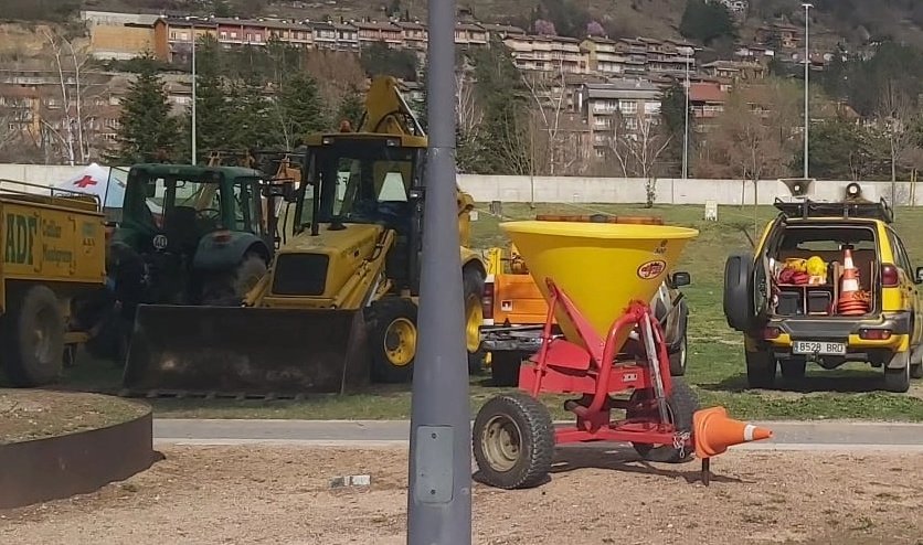 ProtCivilRipoll's tweet photo. Presents un any més a la Fira de les 40 hores 2023 de #Ripoll
Exposem el material conjunt de la @adf223 

#ADF223 #ADF #AVPC https://t.co/Br48JGXpQu