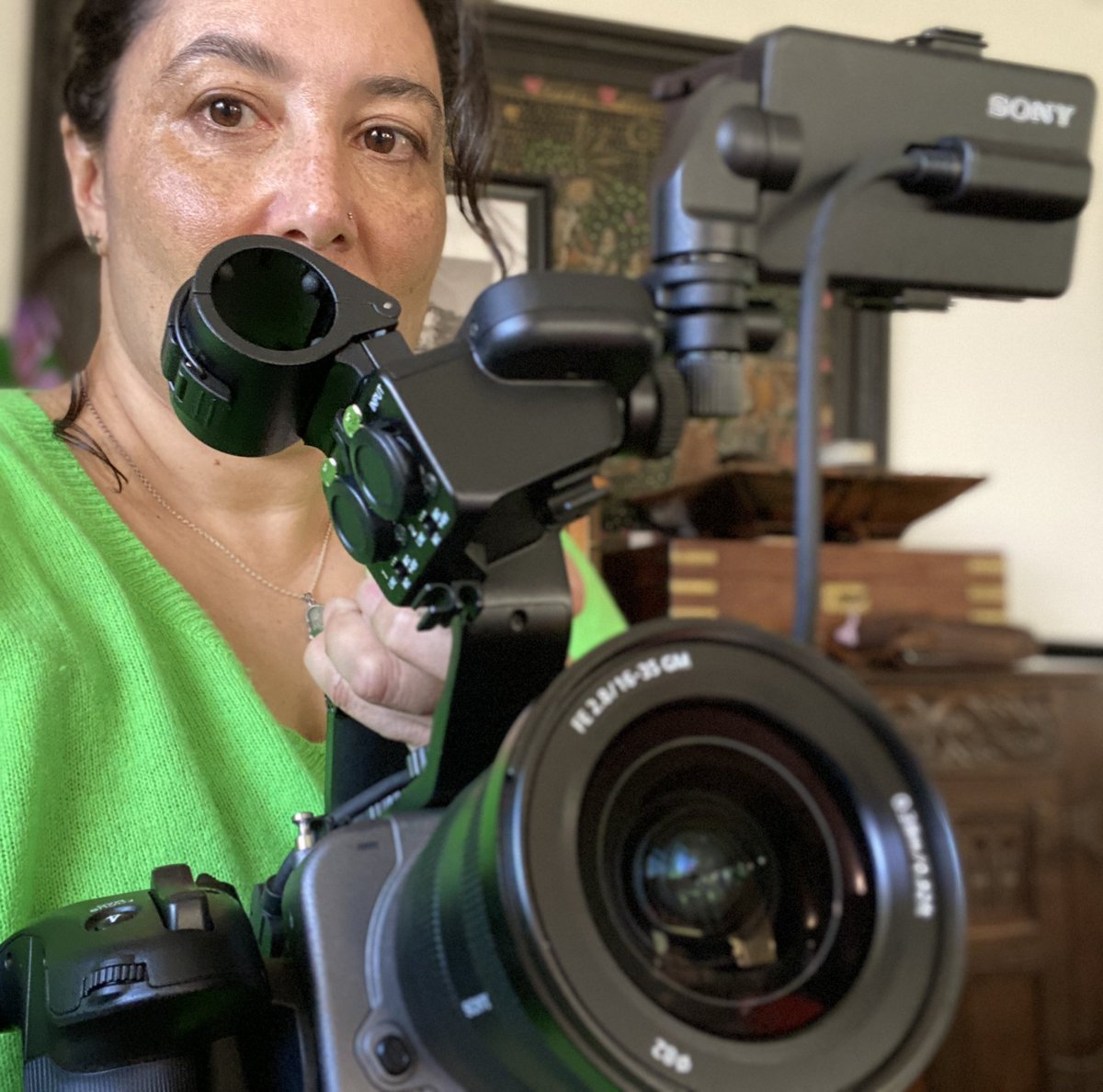 davies_lal's tweet photo. New beauty ๐๐ฝ๐๐ฝ Looking forward to getting cracking with this. And itโs passed muster with the original lensman ๐๐ฝ #sonyfx6 #femalefilmmakerfriday #femalefilmmakers #friyay #newcameraday #camerageek https://t.co/mUBI4crmqm