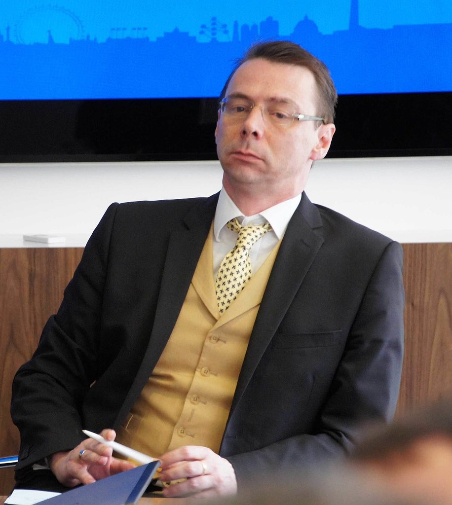 He helped cost every single Mortgage owner and private pension owner £74,000,000,000 in one afternoon.

So Liz Truss is making him a Lord.

Tomatoe-less Republic, sewage dictatorship.

Take your pick.