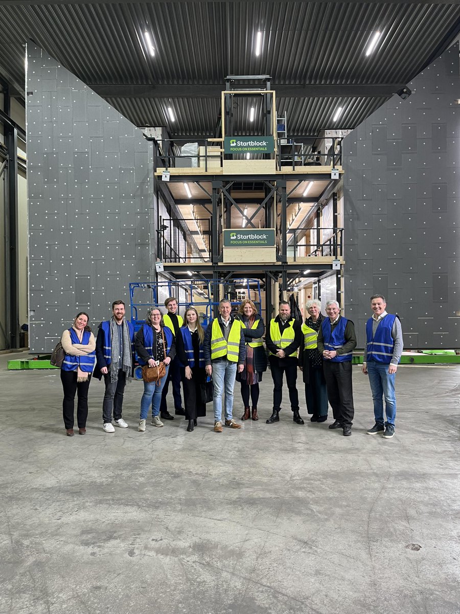 Mooie bijdragen aan het woningbouwtekort door het Emmeloordse onderneming StartBlock die complete woningen af fabriek bouwt. Een fantastische Flevolandse ontwikkeling dat opschaling verdient om een nog grotere bijdrage te leveren aan woningen voor onze jongeren <a href="/vvdflevoland/">VVD Flevoland</a>