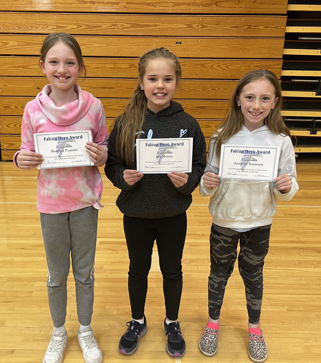 lideus_FPS's tweet photo. 3 quarter Falcon Hero Awards! #freemanfalcons https://t.co/3VFdsVm9GV