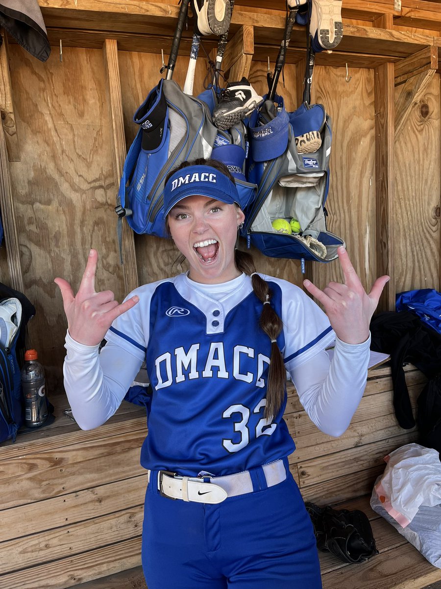 DMACCsoftball's tweet photo. ‼️SALYARS WITH THE HOMER‼️

@KaylynnSalyars https://t.co/i2W0x8c17g