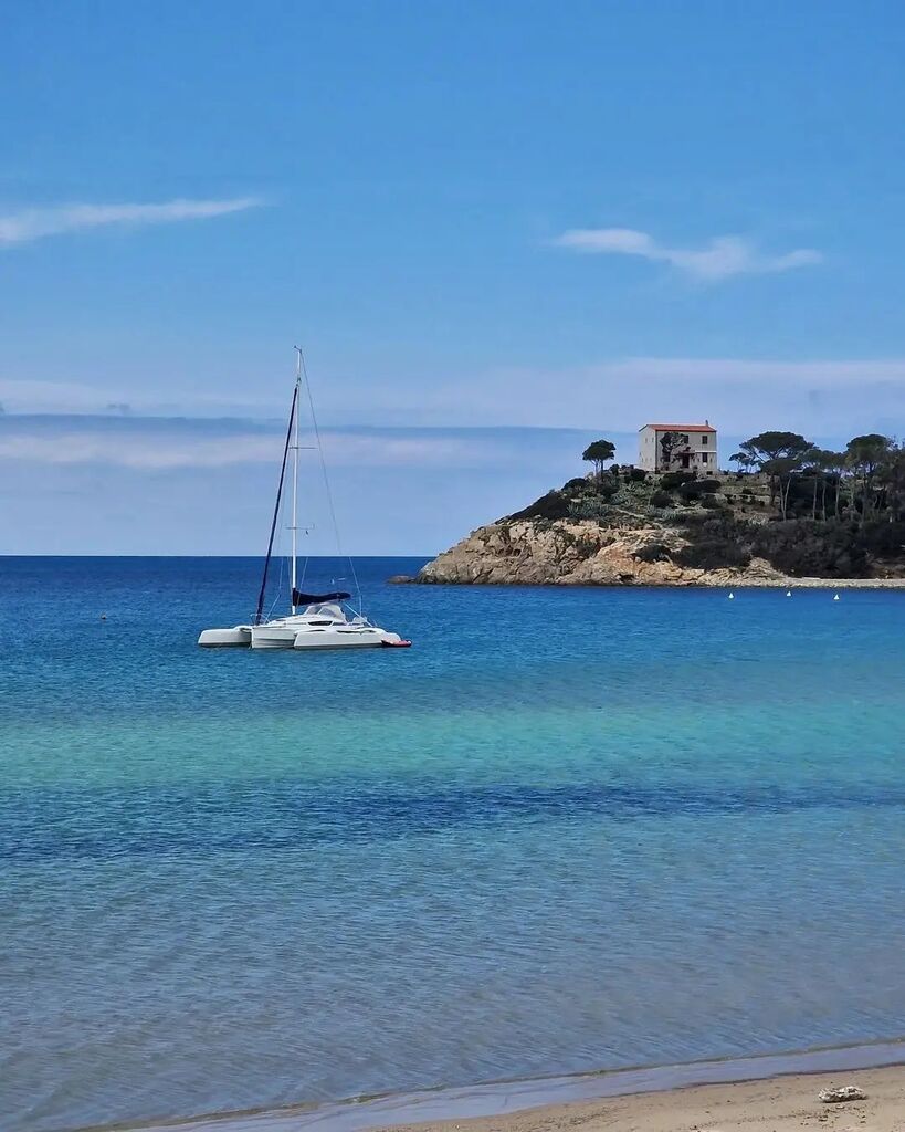 isoladelbaapp's tweet photo. Vi portiamo sulla #spiaggia di #procchio a #Marciana #elba 💖 scatto di @pierangelaluppi 
Continuate a taggare le vostre foto con #isoladelbaapp il tag delle vostre #vacanze all'#isoladelba https://t.co/rbxe7ij5CM