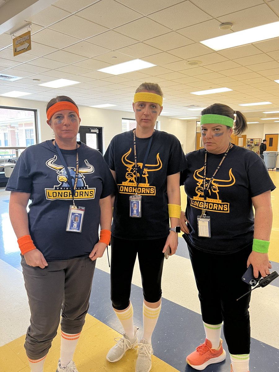 mag_hunt20's tweet photo. UHS admin dodgeball team! We didnโt win but put up a good fight! #tru2u #uhslonghorns https://t.co/r2GtFVWhKC