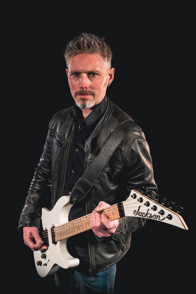 ThingsHorrid's tweet photo. #guitar https://t.co/IYgDsAGlL6