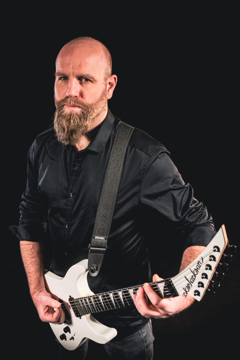 ThingsHorrid's tweet photo. #guitar https://t.co/PKMHenll4P