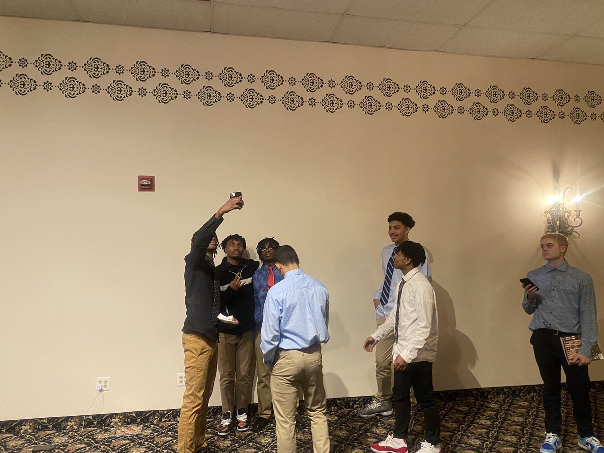 Kats_Principal's tweet image. Had a blast today celebrating these state finalist KATS!! #onwardkokomo