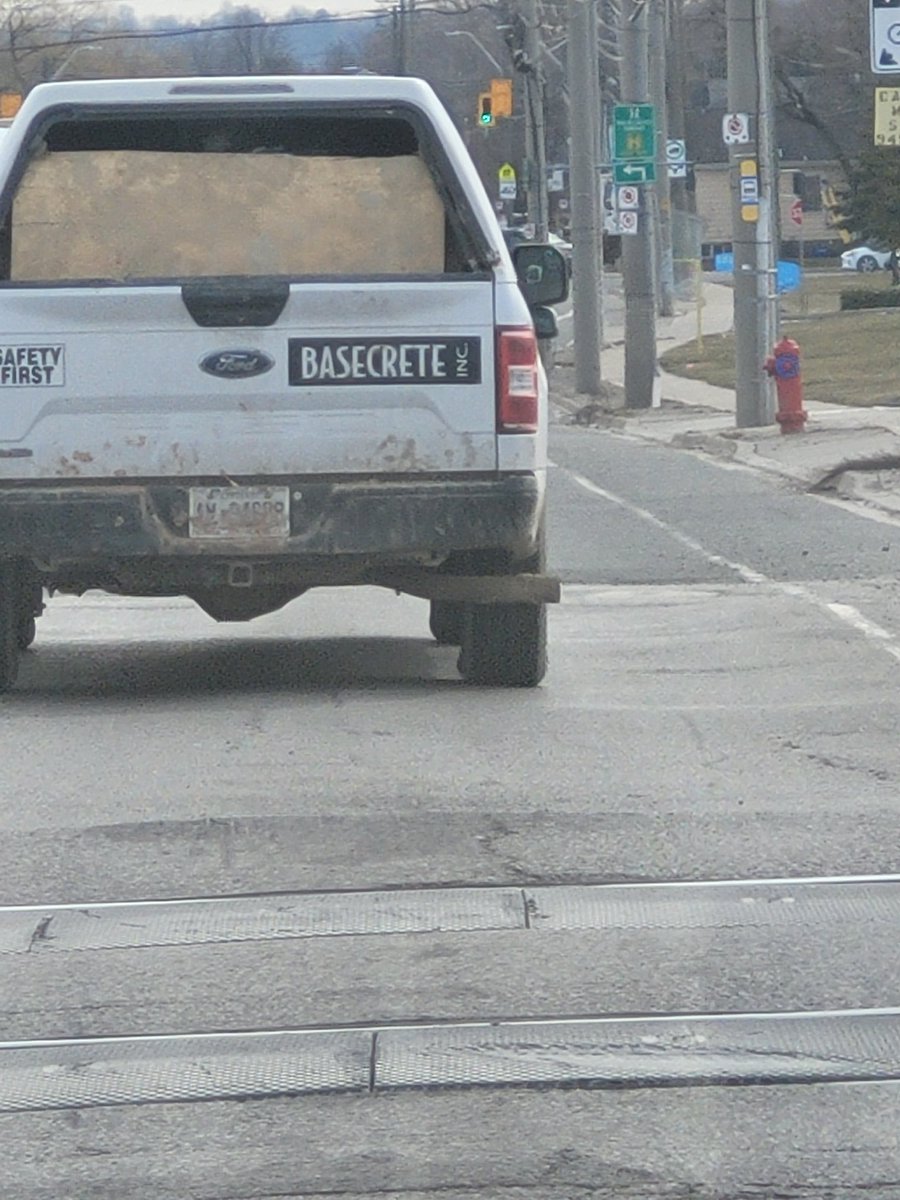 thereal16482192's tweet photo. Always member pals #safetyfirst when driving...
Oh ands ams #backwindow #readableplate too...😜😜🤣🤣🤣 https://t.co/ojAOSllX5s