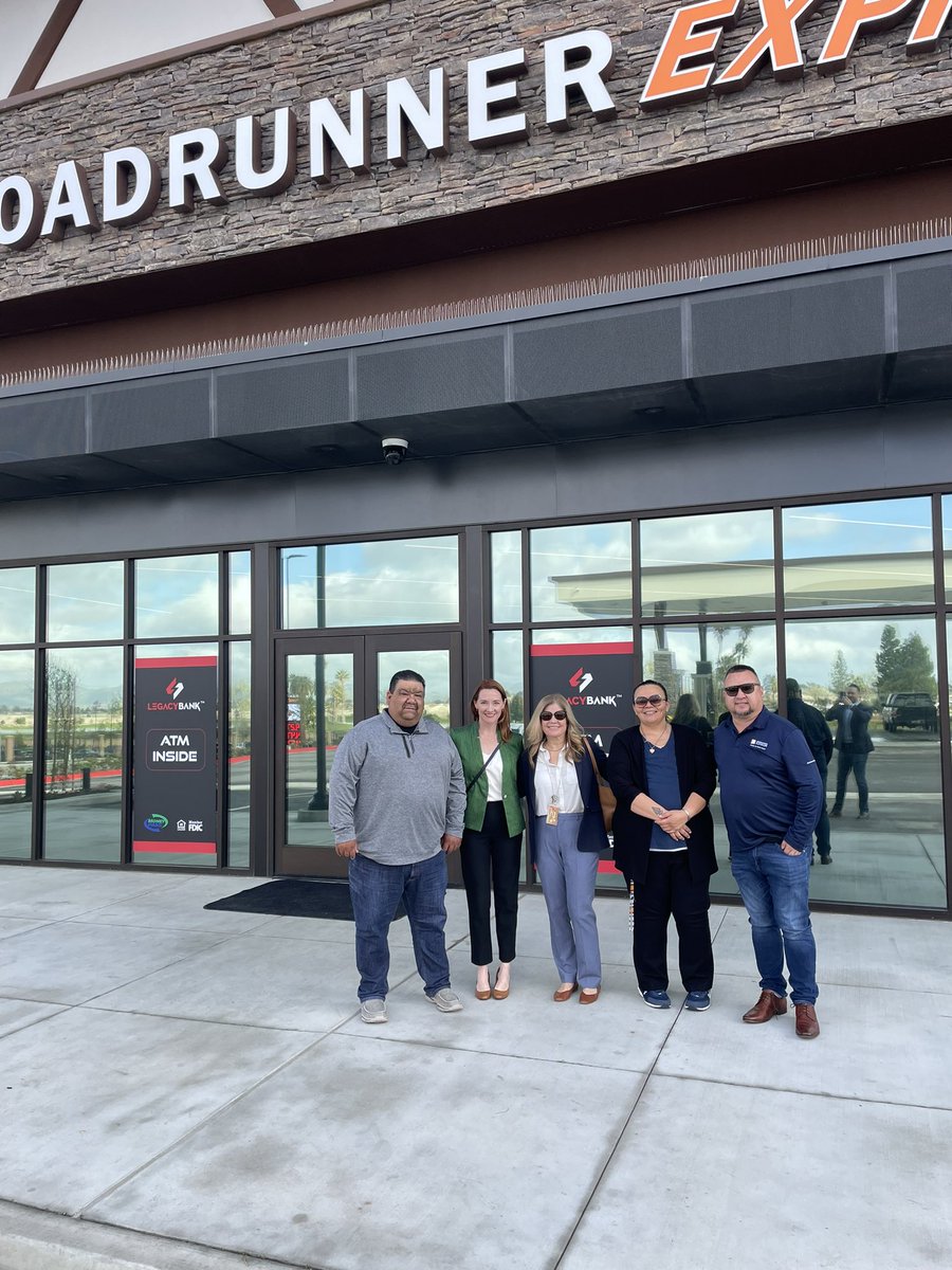 SCE_AaronT's tweet photo. #EdisonCares #PartnersInPower Thank you Jill Anderson and EJ Muro for reading out to me to set up time with a few of the tribal elected leaders in our service area. We had a great time touring the Soboba Tribeβs newest economic development business the Road Runner Mini-Mart! https://t.co/lmywx69pLy