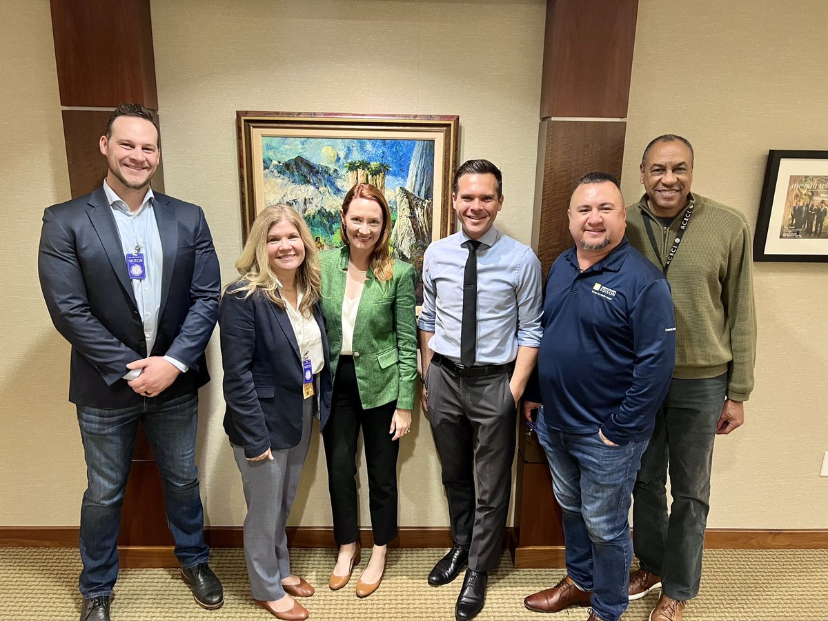SCE_AaronT's tweet photo. #EdisonCares #PartnersInPower Thank you Jill Anderson and EJ Muro for reading out to me to set up time with a few of the tribal elected leaders in our service area. We had a great time touring the Soboba Tribeβs newest economic development business the Road Runner Mini-Mart! https://t.co/lmywx69pLy