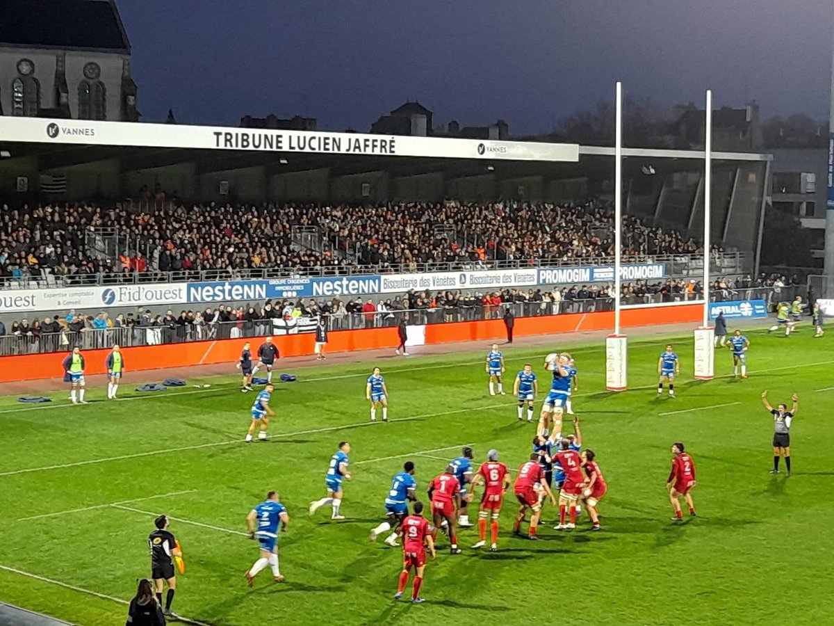 DavidRobo56's tweet photo. Et de quatre ! Nouvelle victoire ce soir du RCV face à Rouen 47-24 avec à la clé le bonus offensif… la suite s’annonce passionnante, on y croit 💪 @RugbyClubVannes #vannes #rugby #ProD2 #Bretagne https://t.co/LErntEVf1I
