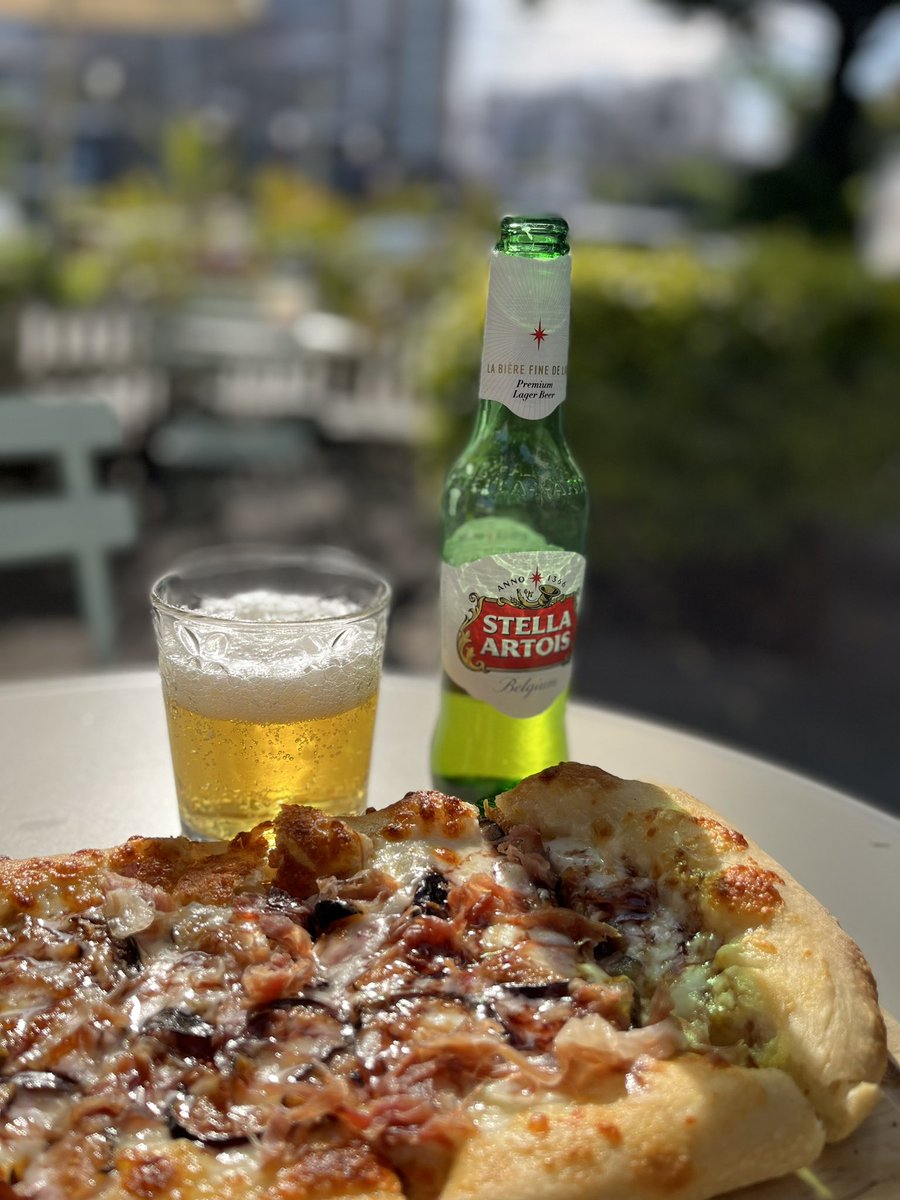 BakeryMexico's tweet photo. 🍕🍻 Que arranque el fin de semana.
¡Cáele por una pizza y una cerveza!
📍Parroquia 306 @En_laDelValle #coloniadelvallecdmx #pizza #findesemana #antojo #viernes #cervezastella #melomerezco #perfriendlycdmx #cafeteriasbonitascdmx https://t.co/EGsKMD2OLl